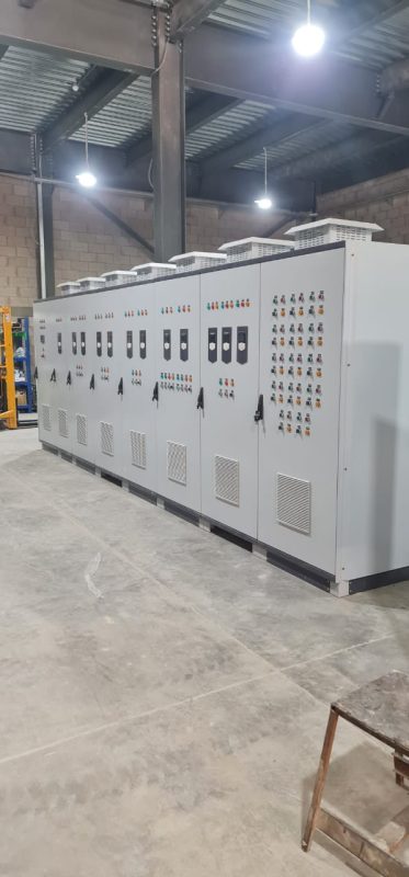 لوحات تحكم المحركات MCC مصنعة بواسطة فيوتشر باور للوحات الكهربائية